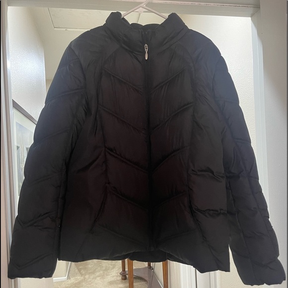 Black-Athletic Works jacket. Like new only  wore a couple of times - Picture 2 of 2